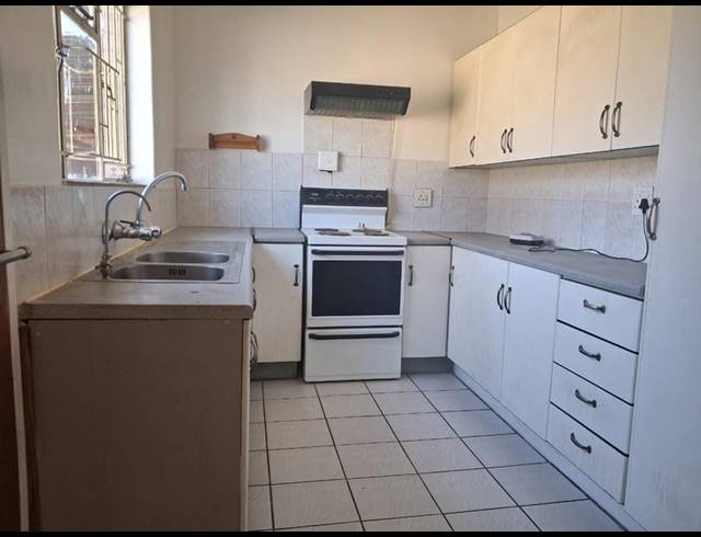 2 BEDROOM TOWNHOUSE FOR SALE IN MEYERVILLE